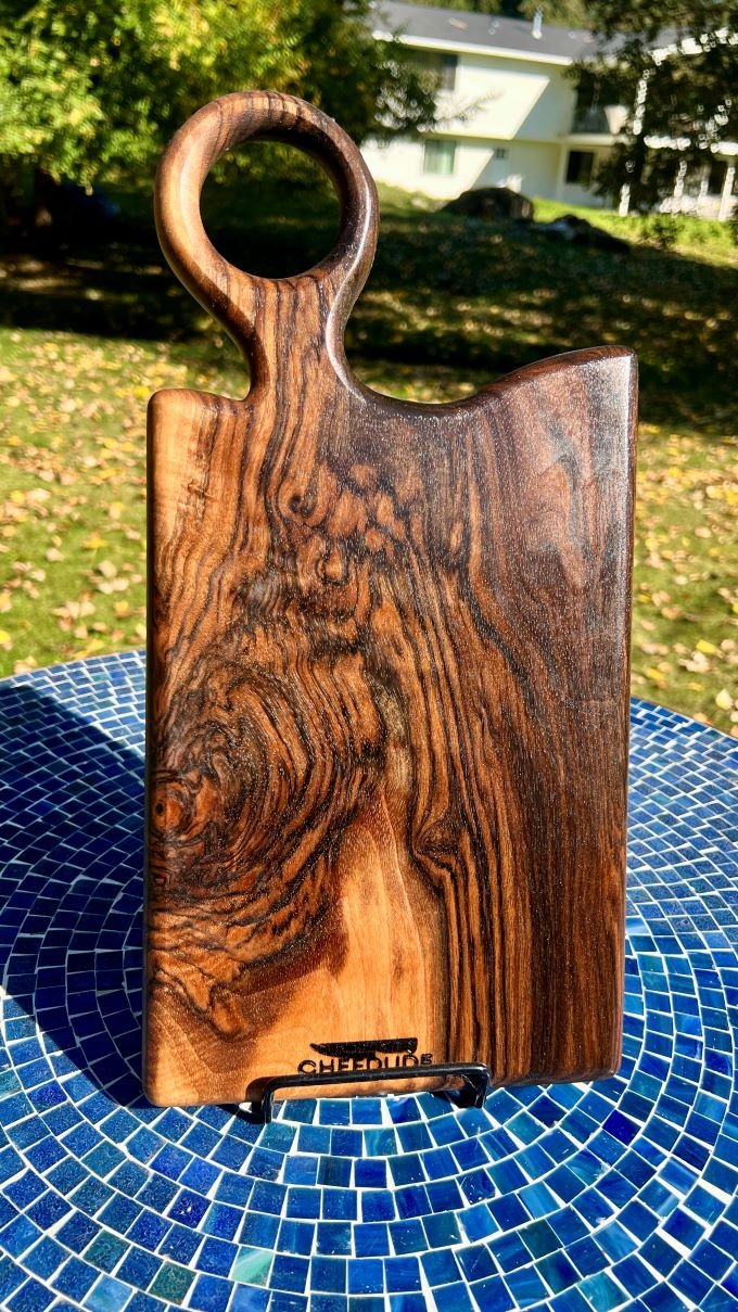 English Walnut Serving Board – Offset Circle Handle - Chefdude Boards
