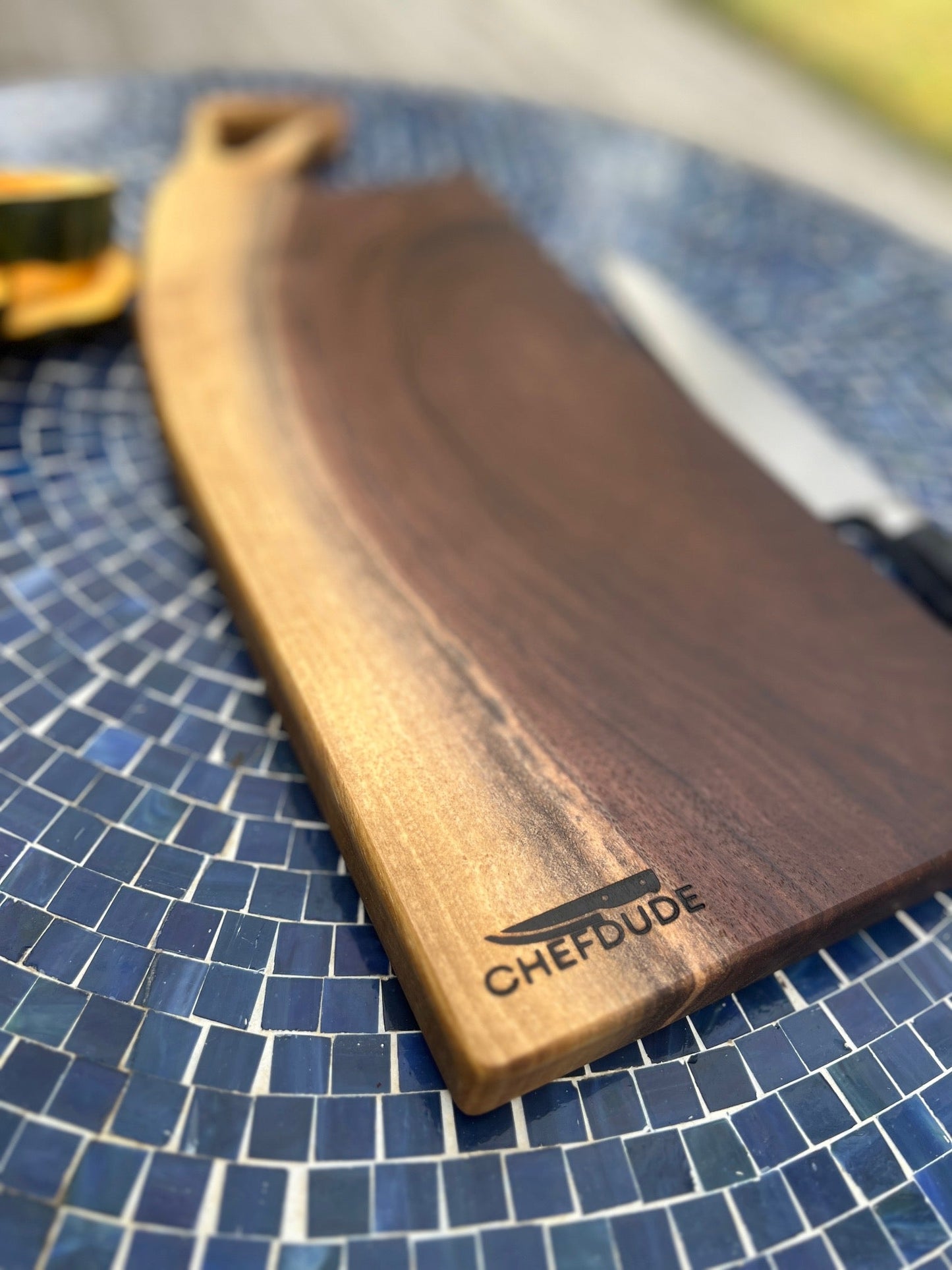 Handcrafted Black Walnut Cutting Board with Live Edge and Sap Wood – Curved Triangular Handle - Chefdude Boards