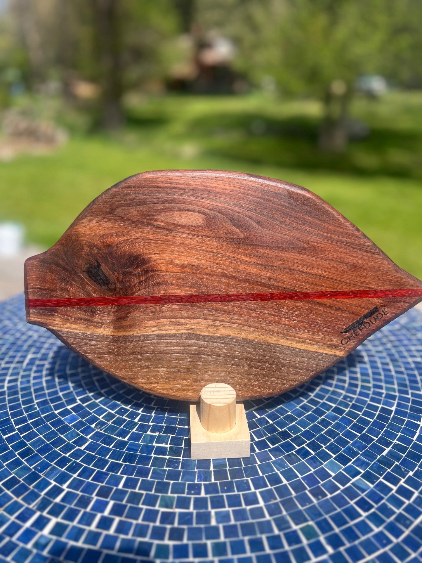 Leaf Study 11: Walnut Leaf with Padauk Stripe - Chefdude Boards