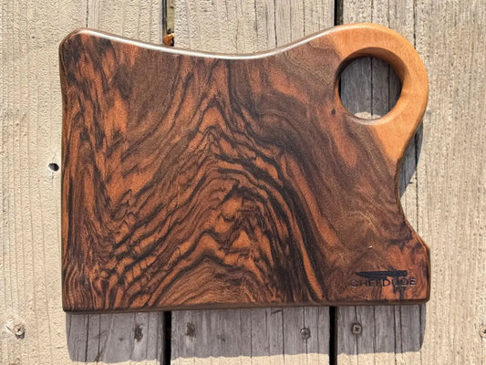 English Walnut Free-Form Serving Board – Circle Handle