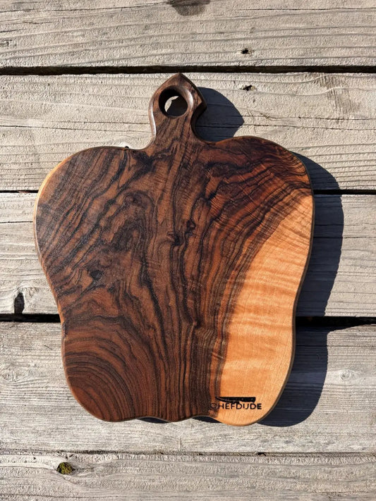 English Walnut Apple Serving Board – Natural Contrast