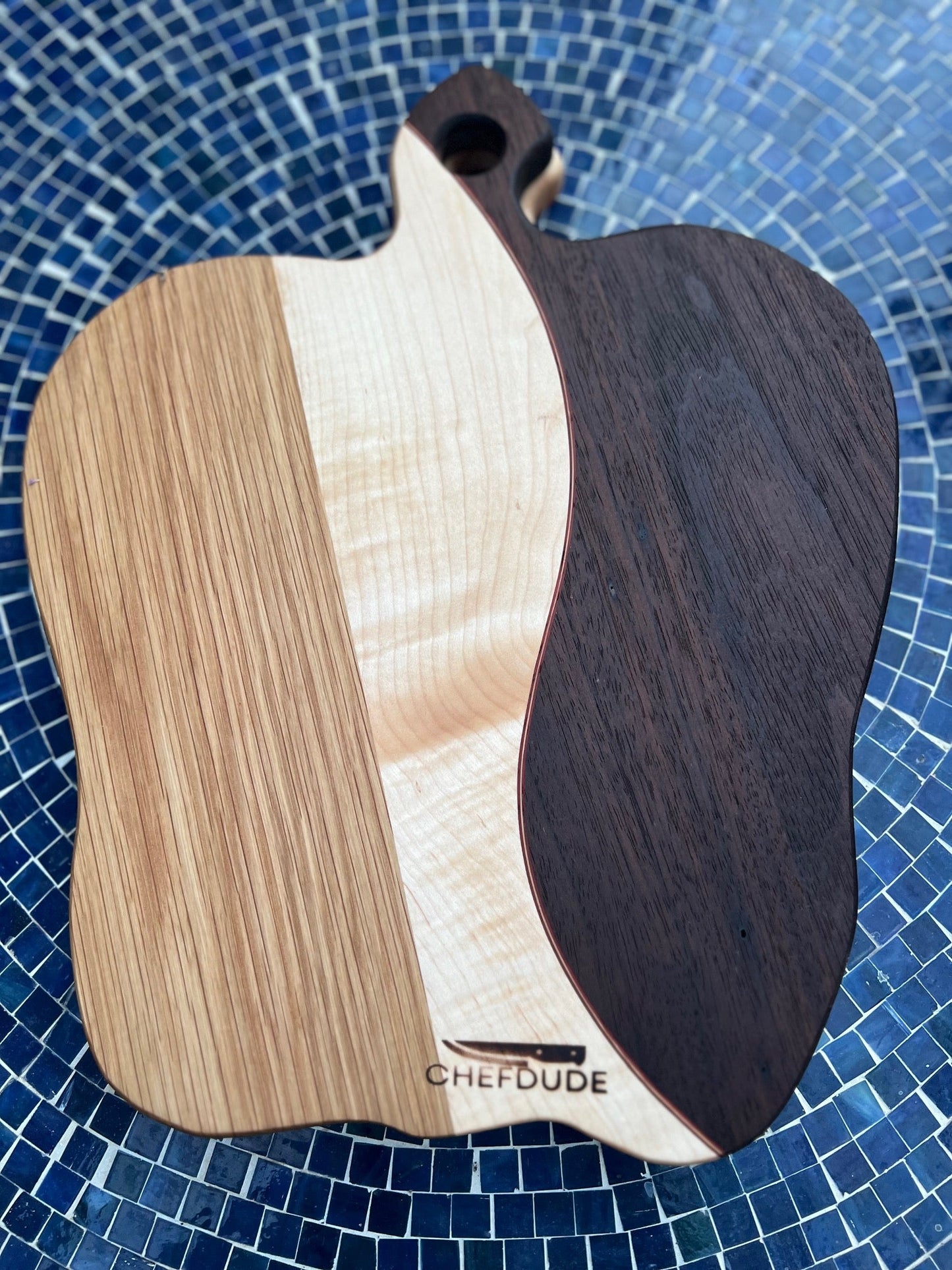 Apple - Shaped Cutting Board – Handcrafted from Premium Hardwoods - Chefdude Boards