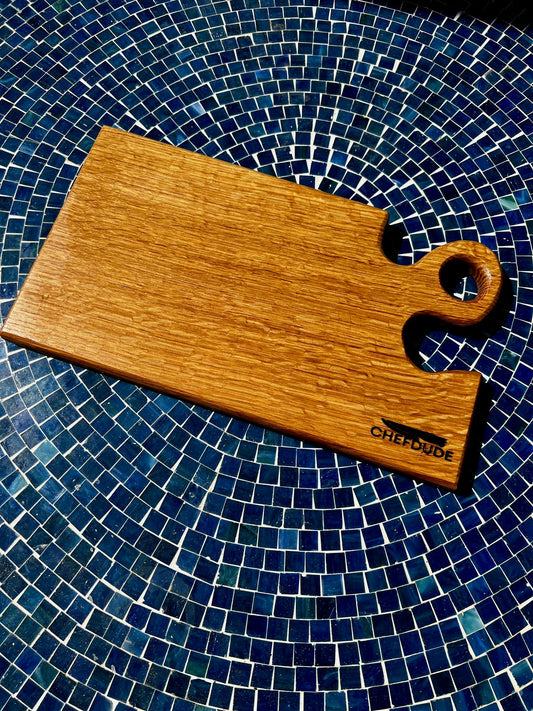 Compact White Oak Cutting Board with Distinctive Handle – Handmade Wooden Serving & Charcuterie Board - Chefdude Boards