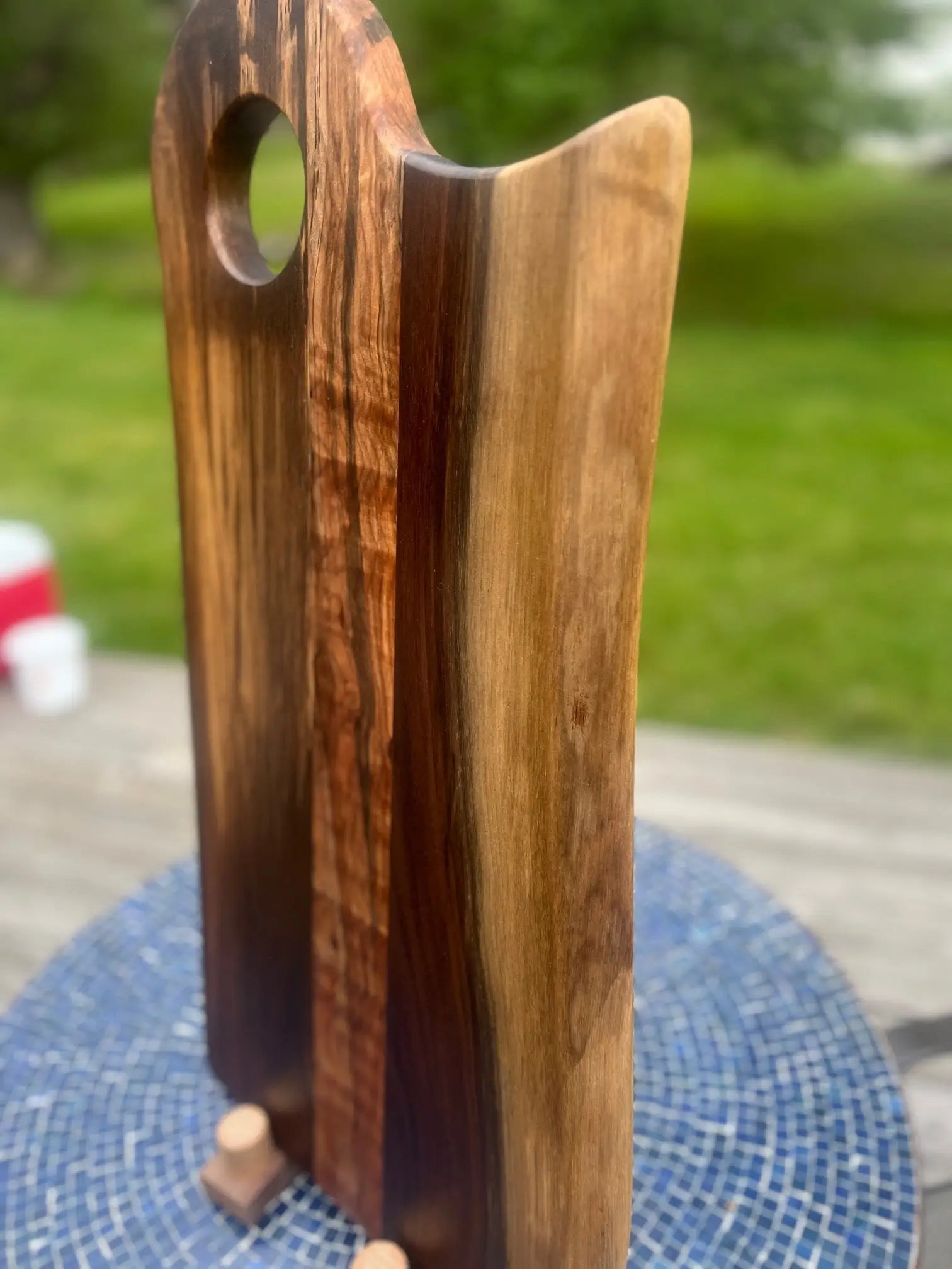 DOUBLE LIVE-EDGE WALNUT SERVING BOARD WITH SPALTED MAPLE ACCENT - Chefdude Boards