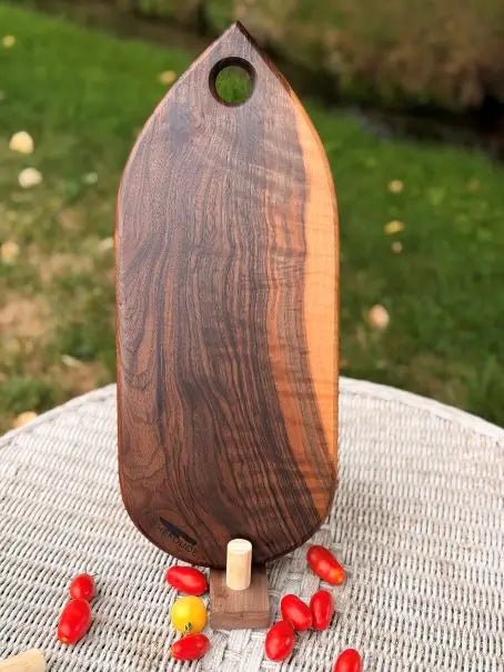 English Walnut Teardrop Charcuterie Board — 19.25" - Chefdude Boards