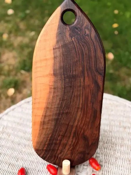 English Walnut Teardrop Charcuterie Board — 19.25" - Chefdude Boards