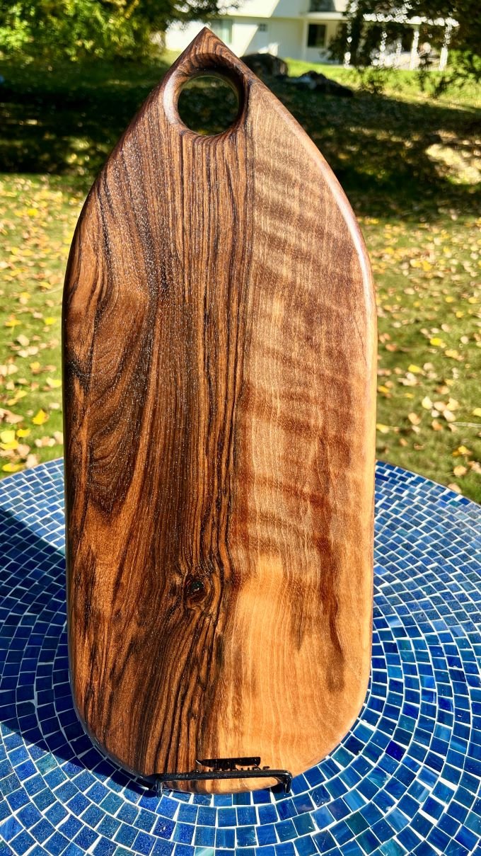 English Walnut Teardrop Serving Board – Figured Walnut & Sapwood - Chefdude Boards