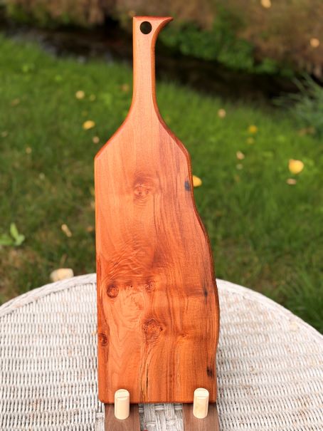 Figured Maple Charcuterie Board with Long Handle — 22.5" - Chefdude Boards