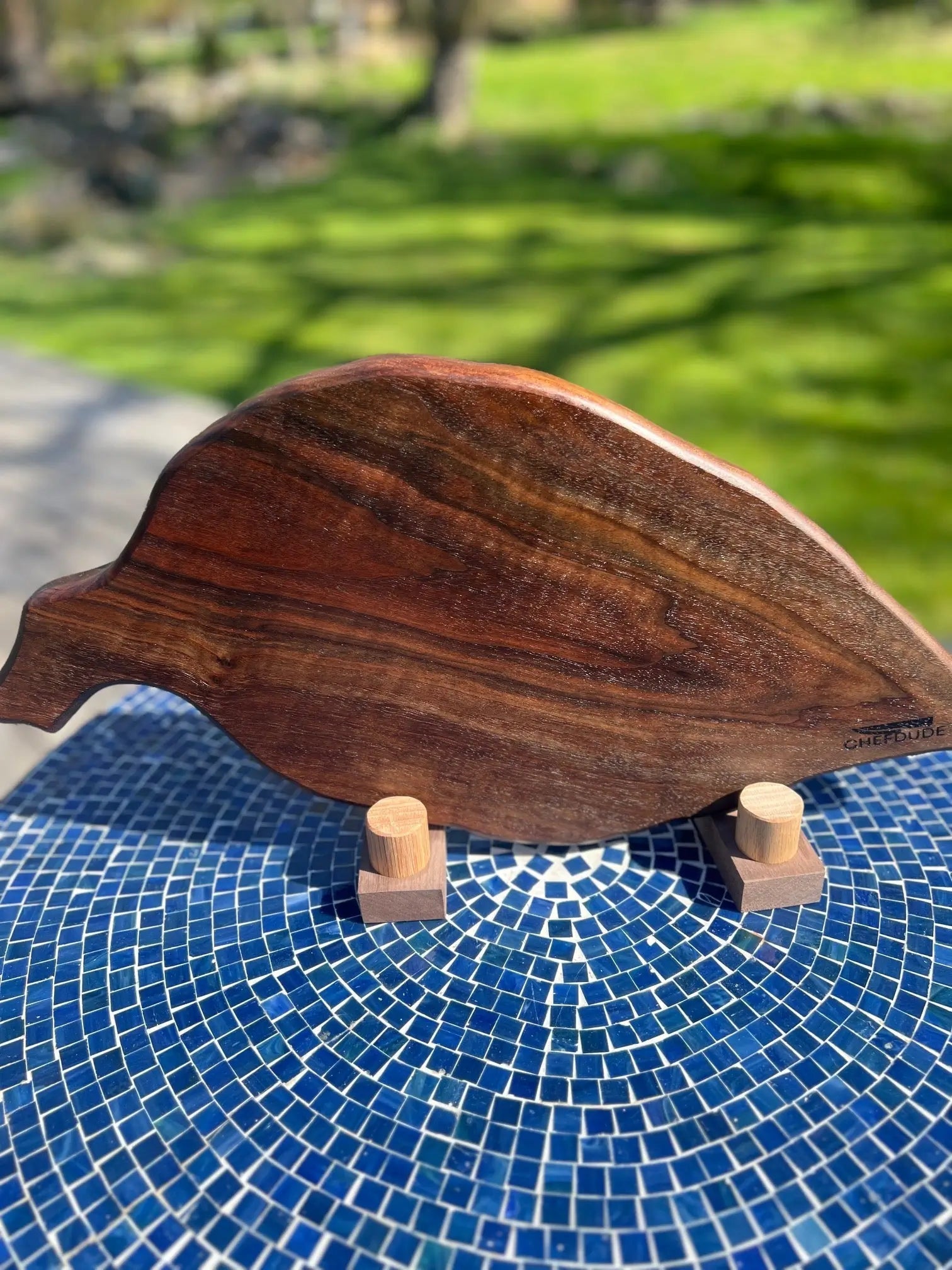 Large Walnut Leaf with grain movement - Chefdude Boards