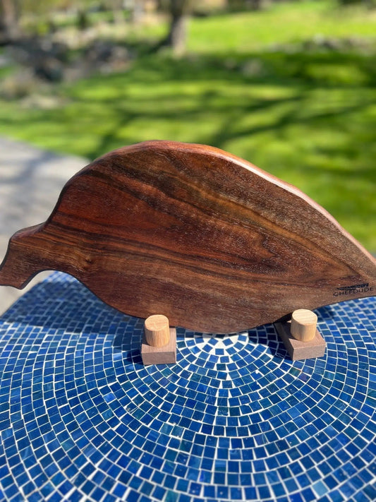 Large Walnut Leaf with grain movement - Chefdude Boards