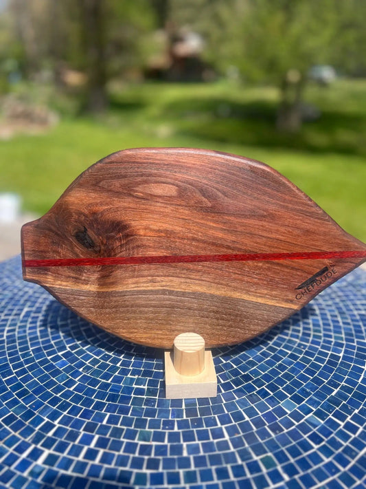 Leaf Study 11: Walnut Leaf with Padauk Stripe - Chefdude Boards