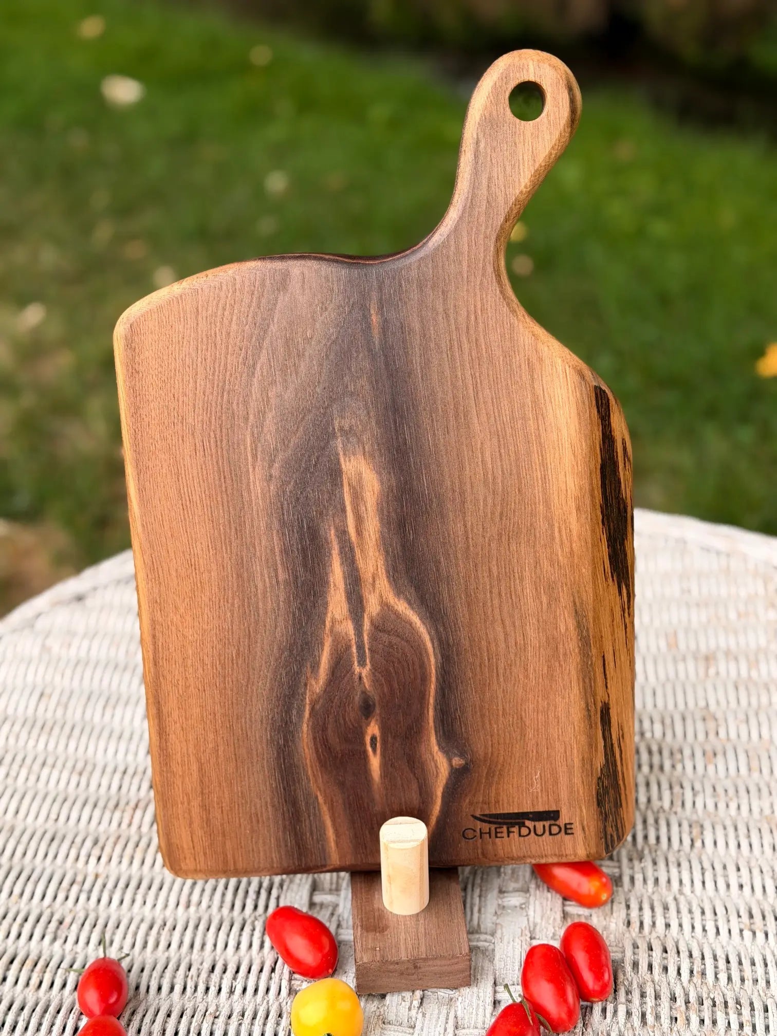 Oregon Black Walnut Live Edge Serving Board with Offset Handle — 14.75" - Chefdude Boards