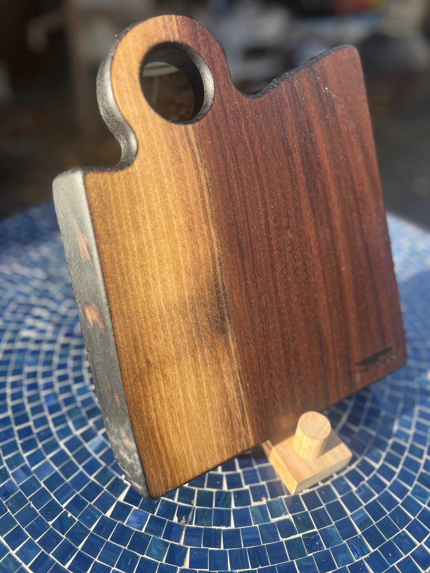 Rustic Black Walnut Board with Sapwood Accents - Chefdude Boards