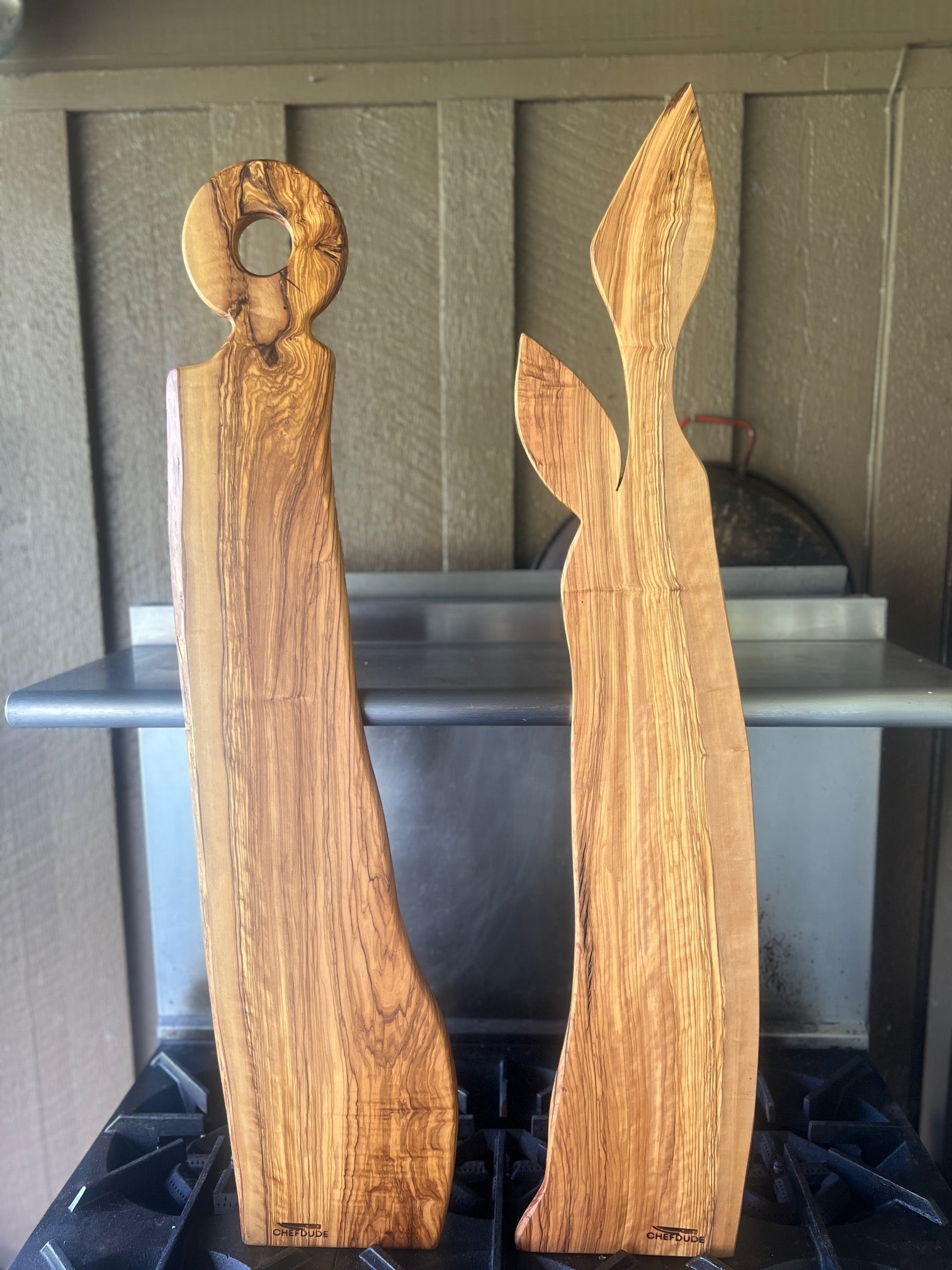 Signature Series: Long Olive Wood Charcuterie Board - Circle Handle - Chefdude Boards