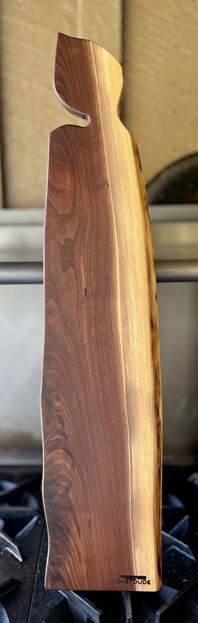 The Lady - a Slender Walnut Baguette Board with Leaf Handle, Live Edge and Sap Wood - Chefdude Boards