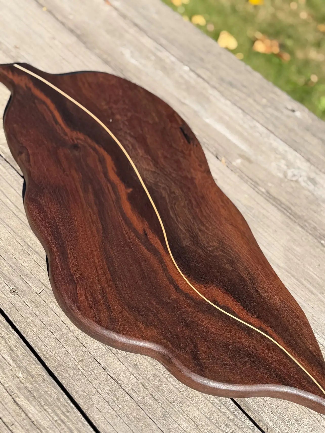 Walnut Leaf Serving Board – Maple Vein - Chefdude Boards