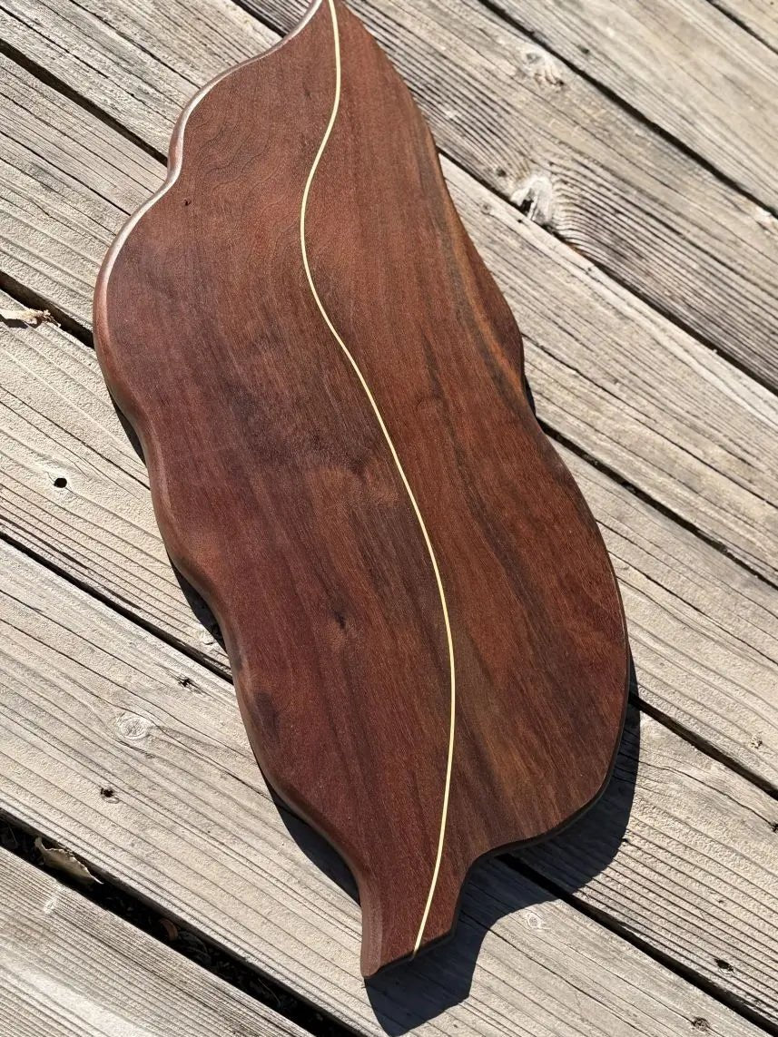 Walnut Leaf Serving Board – Maple Vein - Chefdude Boards